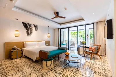 Monolocale Surin con balcone e 1 letto king — OUTRIGGER Surin Beach Resort